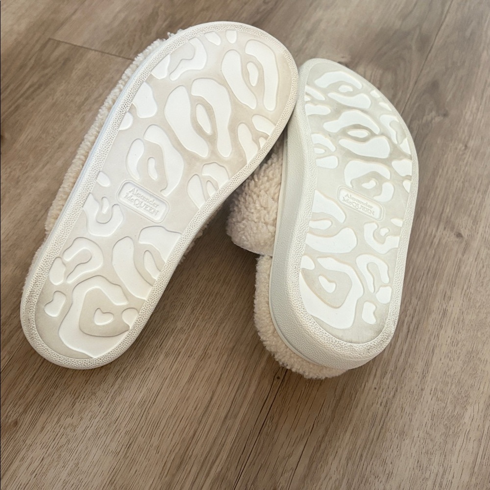 EUC Alexander McQueen slides- Size 8.5 - Picture 5 of 6